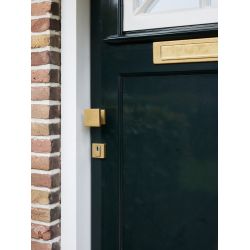 Intersteel Briefplaat 340x75 mm met klep/regenrand - PVD messing getrommeld