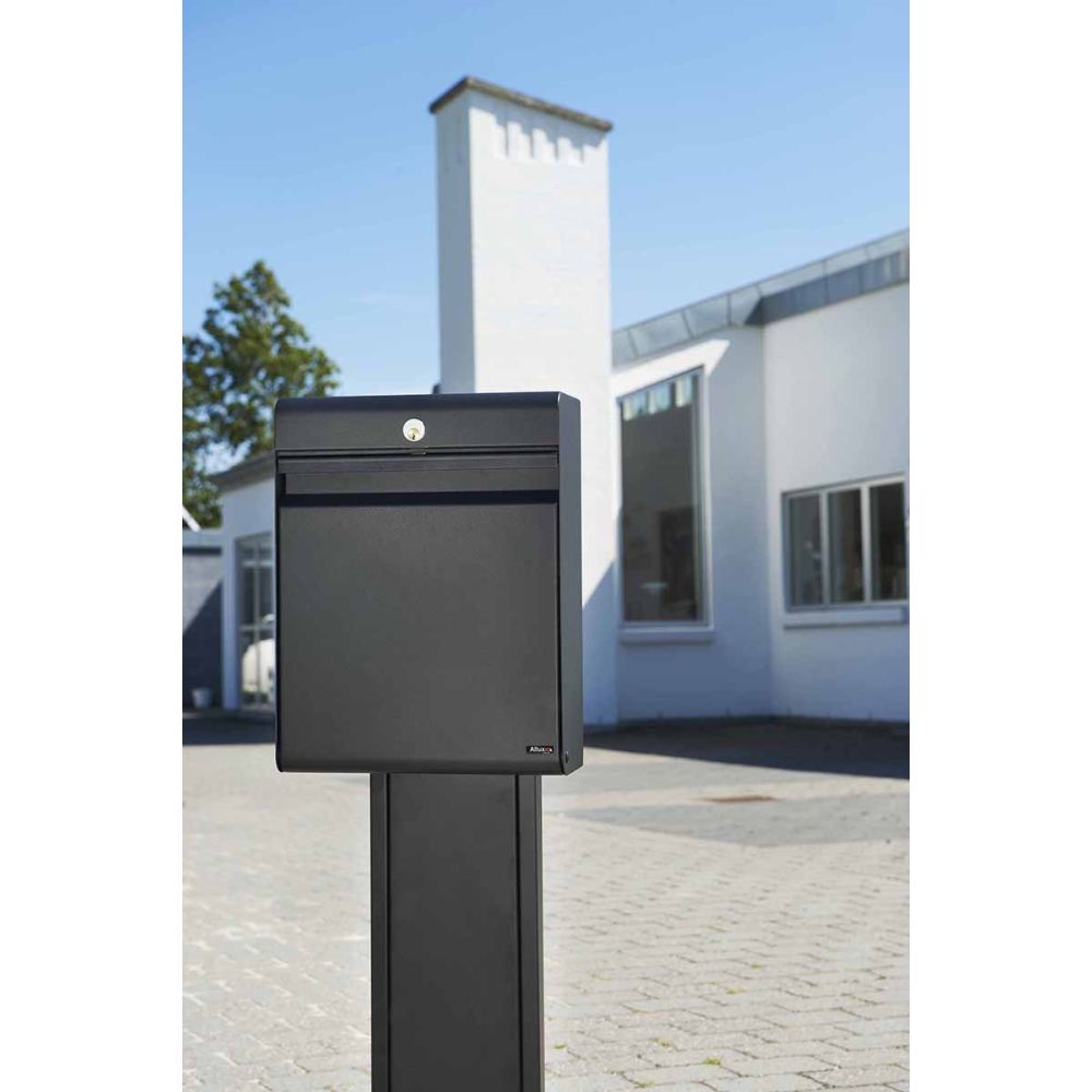 Allux Holscher design brievenbus met paal 1001 staal - zwart