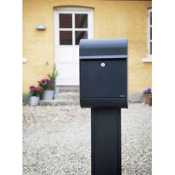 Allux 8900 brievenbus met paal 1001 staal - zwart