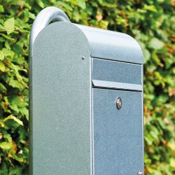 Allux 6000 brievenbus staal met paal 1007 - gegalvaniseerd